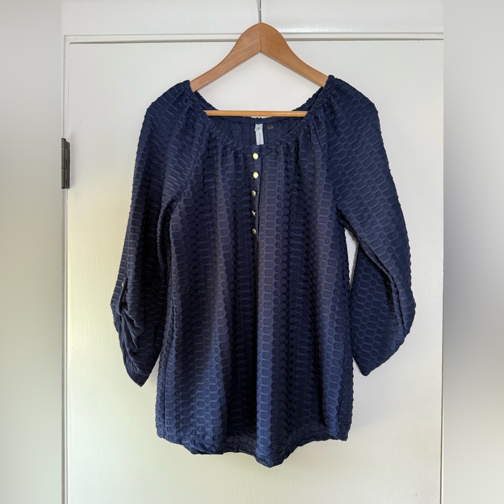🆕 NY Collection Navy Blue Textured Top Classic Minimalist Capsule Wardrobe Soft
